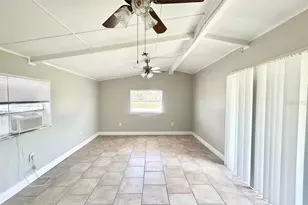 673 59th St S, Saint Petersburg, FL 33707 - Photo 10