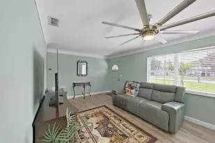 5931 49th Ave N, Saint Petersburg, FL 33709 - Photo 8