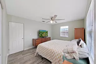 5931 49th Ave N, Saint Petersburg, FL 33709 - Photo 26