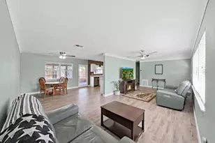 5931 49th Ave N, Saint Petersburg, FL 33709 - Photo 6