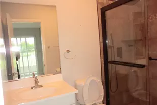 201 Kings Blvd, Sun City Center, FL 33573 - Photo 12