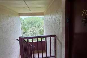 3814 N Lake Dr, Tampa, FL 33614 - Photo 16