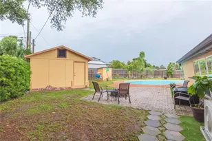 8813 SE Flame Vine Ave, Seminole, FL 33777 - Photo 34