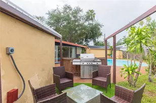 8813 SE Flame Vine Ave, Seminole, FL 33777 - Photo 38