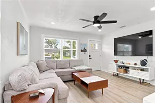 1701 41st St S, Saint Petersburg, FL 33711 - Photo 6