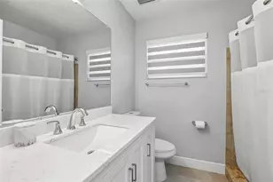 2703 Auburn Ave W, Tampa, FL 33614 - Photo 14