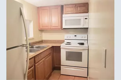 7100 Waterside Drive, Tampa, FL 33617 - Photo 4