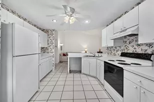 1023 McDaniel St, Sun City Center, FL 33573 - Photo 14