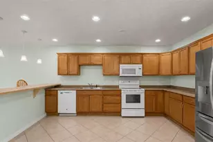 2106 Pine Chace Ct, Tampa, FL 33613 - Photo 10