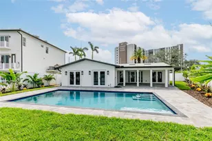 10350 Paradise Blvd, Treasure Island, FL 33706 - Photo 36