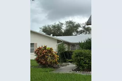 3139 38th Street S #A, Saint Petersburg, FL 33711 - Photo 2