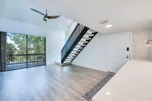 1328 Pelican Creek Crossing, Saint Petersburg, FL 33707 - Photo 14
