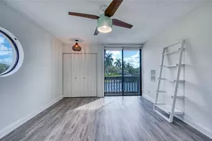 1328 Pelican Creek Crossing, Saint Petersburg, FL 33707 - Photo 50