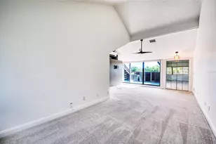 1328 Pelican Creek Crossing, Saint Petersburg, FL 33707 - Photo 86