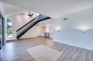 1328 Pelican Creek Crossing, Saint Petersburg, FL 33707 - Photo 12