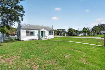 3050 Dupont Street S, Gulfport, FL 33707 - Photo 10