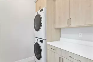 368 6th St S, Saint Petersburg, FL 33701 - Photo 26