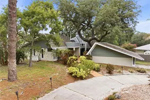 2860 Briarwood Ln, Palm Harbor, FL 34683 - Photo 4
