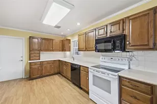 216 Inverness Ave, Temple Terrace, FL 33617 - Photo 16