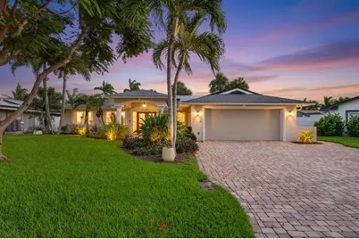 8009 13th Avenue S, Saint Petersburg, FL 33707 - Photo 2