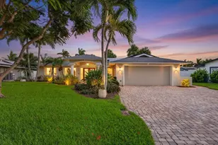 8009 13th Ave S, Saint Petersburg, FL 33707 - Photo 2