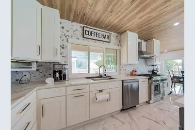 1826 Venetian Point Drive, Clearwater, FL 33755 - Photo 14