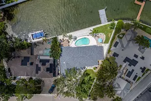 1826 Venetian Point Dr, Clearwater, FL 33755 - Photo 46