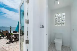 1826 Venetian Point Dr, Clearwater, FL 33755 - Photo 42