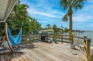 1826 Venetian Point Dr, Clearwater, FL 33755 - Photo 36