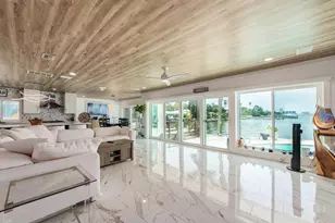 1826 Venetian Point Dr, Clearwater, FL 33755 - Photo 8
