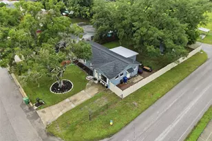 9242 N 52nd St, Tampa, FL 33617 - Photo 32
