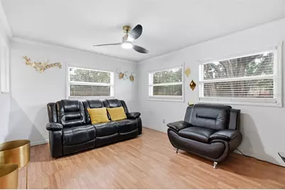 9242 N 52nd Street, Tampa, FL 33617 - Photo 14