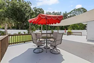 1317 Essex Dr N, Saint Petersburg, FL 33710 - Photo 20