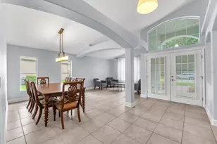 16405 Bridgewalk Dr, Lithia, FL 33547 - Photo 4