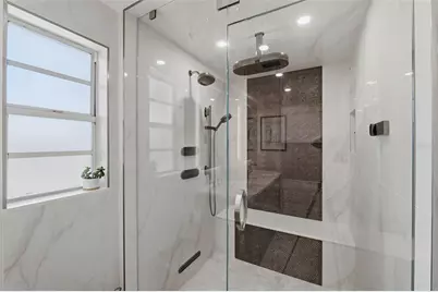 661 79th Circle S, Saint Petersburg, FL 33707 - Photo 32