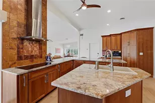 661 79th Cir S, Saint Petersburg, FL 33707 - Photo 22
