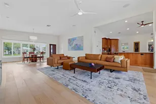 661 79th Cir S, Saint Petersburg, FL 33707 - Photo 12