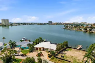 661 79th Cir S, Saint Petersburg, FL 33707 - Photo 56