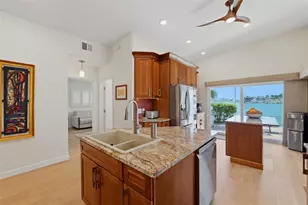 661 79th Cir S, Saint Petersburg, FL 33707 - Photo 24