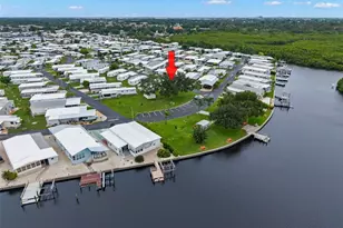 684 Mt Lancaster Ave NE, Saint Petersburg, FL 33702 - Photo 4