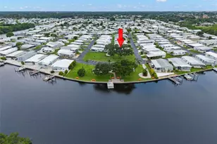 684 Mt Lancaster Ave NE, Saint Petersburg, FL 33702 - Photo 8