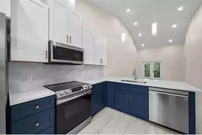 3890 34th Avenue S #203, Saint Petersburg, FL 33711 - Photo 2