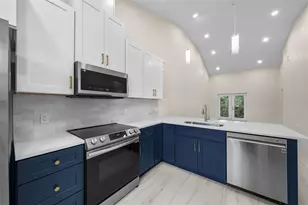 3890 34th Ave S, Saint Petersburg, FL 33711 - Photo 2