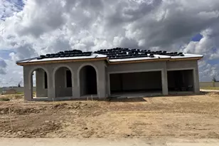9689 Natural Oaks Point, Dade City, FL 33525 - Photo 2