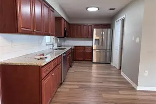 908 Silver Ridge Way, Valrico, FL 33594 - Photo 4