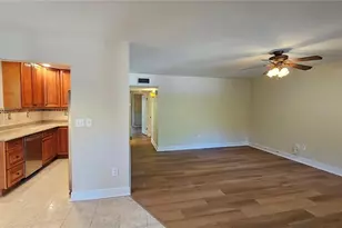 11722 Raintree Lake Ln, Tampa, FL 33617 - Photo 16
