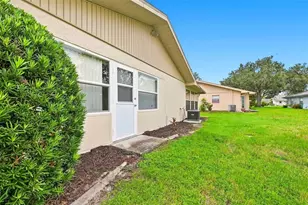 1906 Canterbury Ln, Sun City Center, FL 33573 - Photo 32
