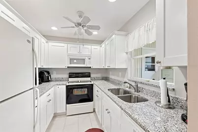 1906 Canterbury Lane #28, Sun City Center, FL 33573 - Photo 10