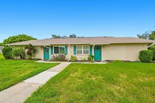 1906 Canterbury Ln, Sun City Center, FL 33573 - Photo 2