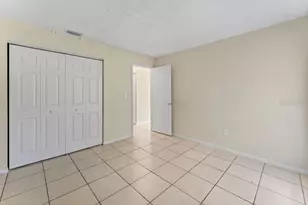 918 Otto Villa Pl, Tampa, FL 33612 - Photo 10